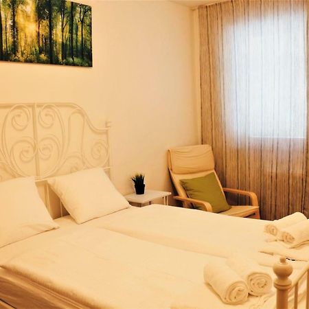 Green Wall Apartment Капрун Экстерьер фото