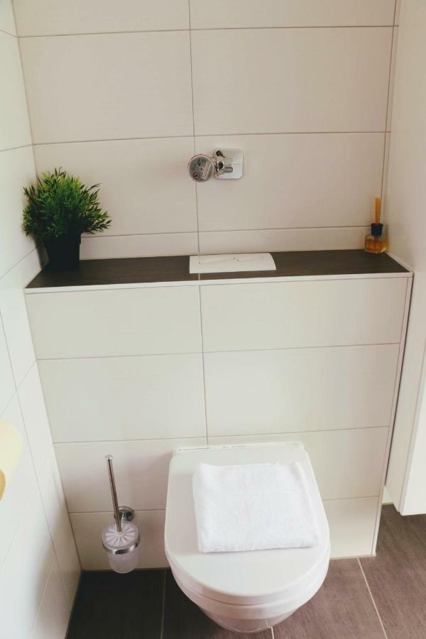 Green Wall Apartment Капрун Экстерьер фото