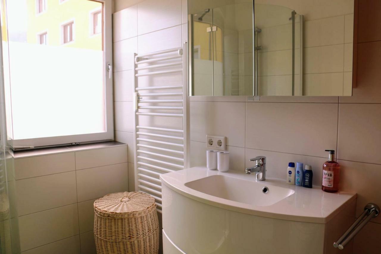 Green Wall Apartment Капрун Экстерьер фото