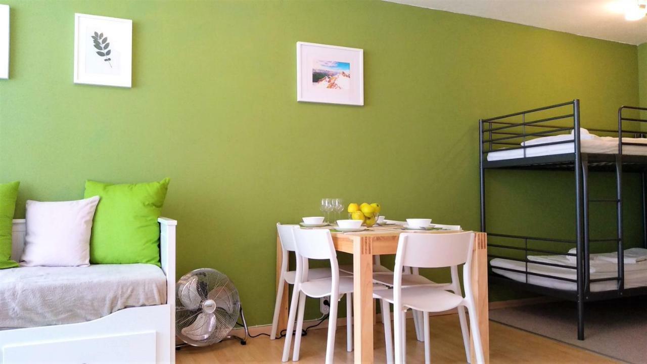 Green Wall Apartment Капрун Экстерьер фото